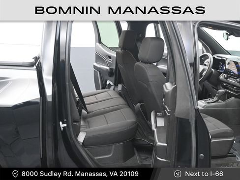 Used 2024 Chevrolet Colorado W/T image 10