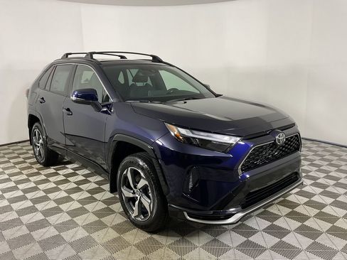 New 2025 Toyota RAV4 SE image 1