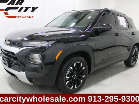 Used 2023 Chevrolet TrailBlazer LT FWD image 1