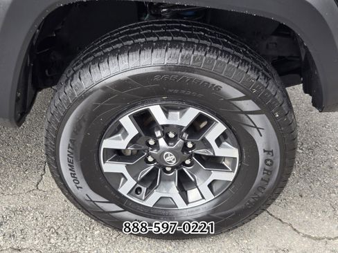 Used 2021 Toyota Tacoma TRD Off-Road image 21