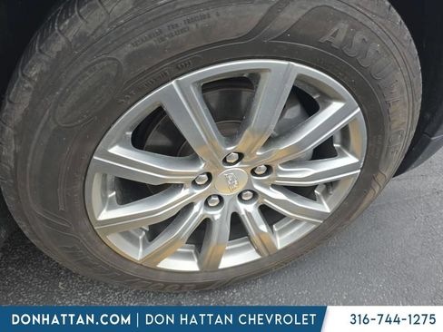 Used 2020 Cadillac XT4 Premium Luxury w/ Cold Weather Package AWD/4WD image 7