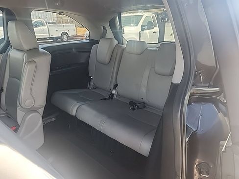 Used 2018 Honda Odyssey EX-L image 20