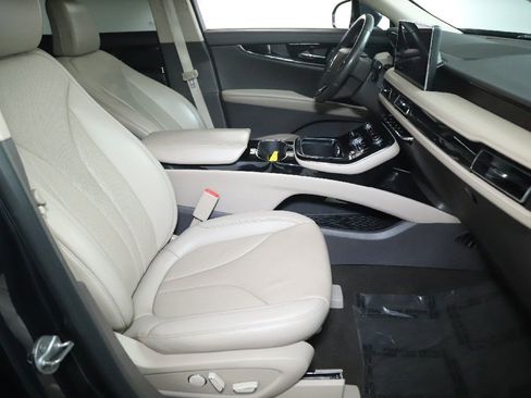 Certified 2023 Lincoln Nautilus Reserve AWD/4WD image 36