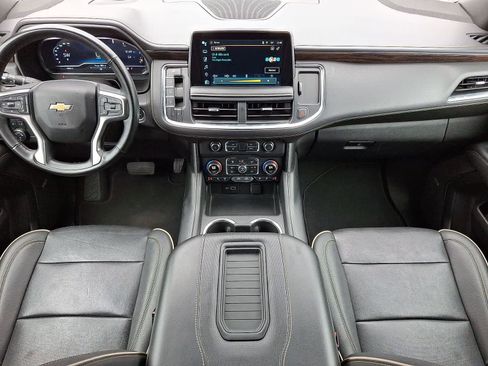 Used 2023 Chevrolet Suburban Premier image 25