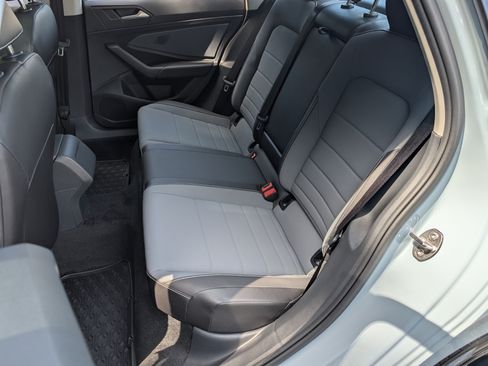 Used 2025 Volkswagen Jetta SE w/ Sunroof Package FWD image 18