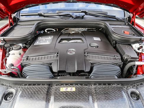 Used 2024 Mercedes-Benz GLS 580 4MATIC image 24