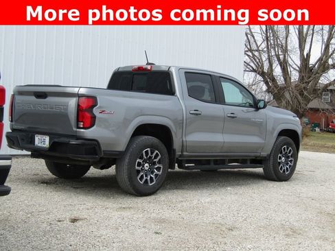Used 2024 Chevrolet Colorado Z71 w/ Z71 Convenience Package 2 image 3