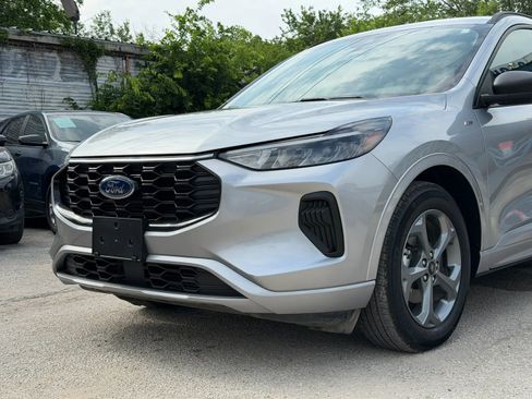 Used 2024 Ford Escape ST-Line w/ Tech Pack #1 FWD image 6
