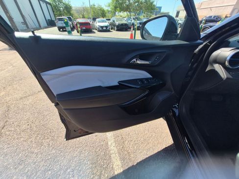 Used 2025 Chevrolet Trax LT image 13