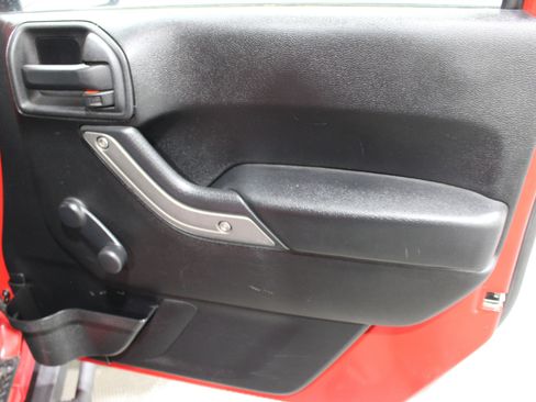 Used 2013 Jeep Wrangler Sport AWD/4WD image 17