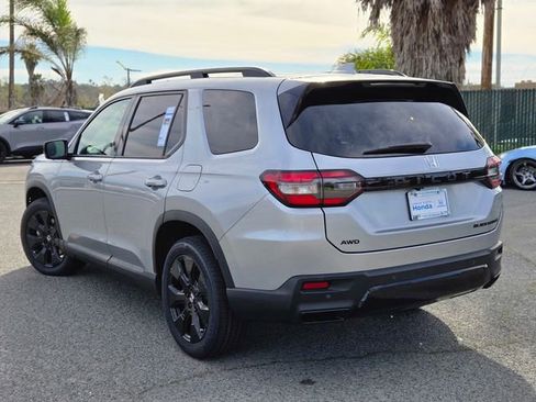 New 2026 Honda Pilot Black Edition image 10