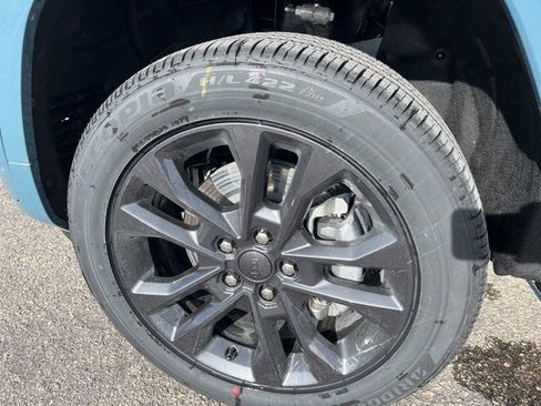 New 2026 Jeep Grand Cherokee L Limited image 9