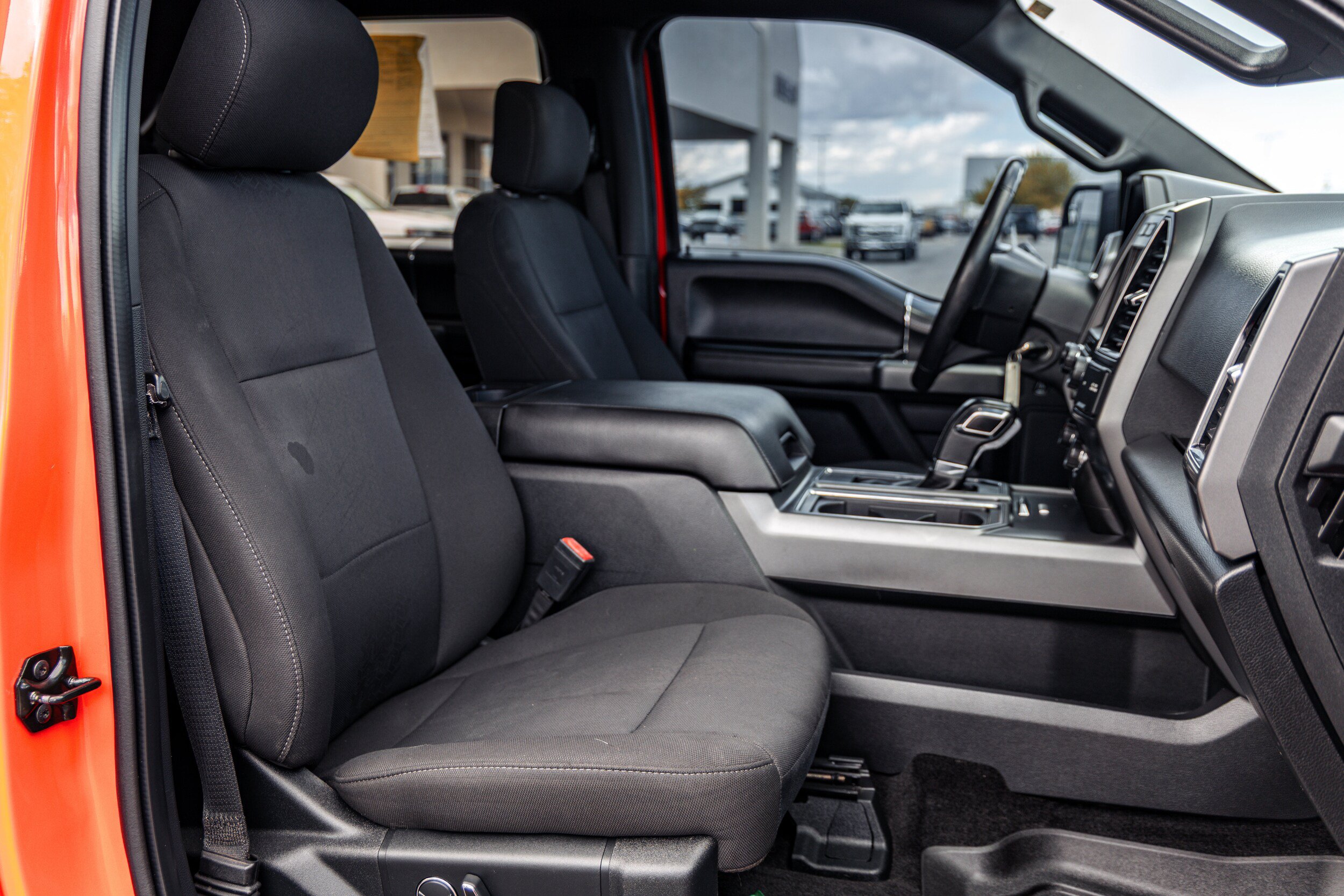 Used 2018 Ford F150 XLT w/ Equipment Group 302A Luxury AWD/4WD image 11