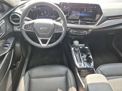 Used 2025 Chevrolet Trax ACTIV w/ Driver Confidence Package FWD image 14