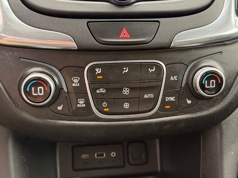 Used 2020 Chevrolet Equinox LT image 25