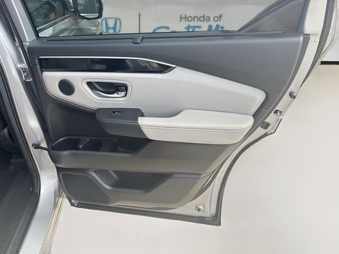 Certified 2024 Honda Pilot EX-L image 30