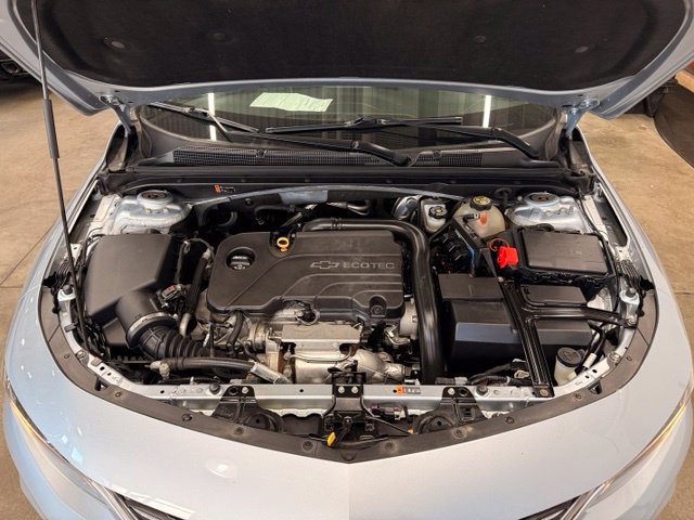 Used 2017 Chevrolet Malibu LT FWD image 25