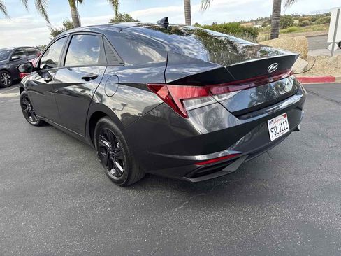 Used 2022 Hyundai Elantra SEL image 13
