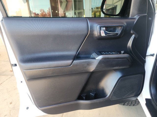 Used 2021 Toyota Tacoma TRD Off-Road AWD/4WD image 16