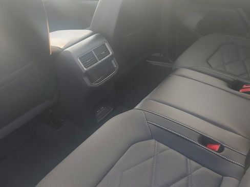 Used 2024 Volkswagen Atlas Cross Sport SE image 7