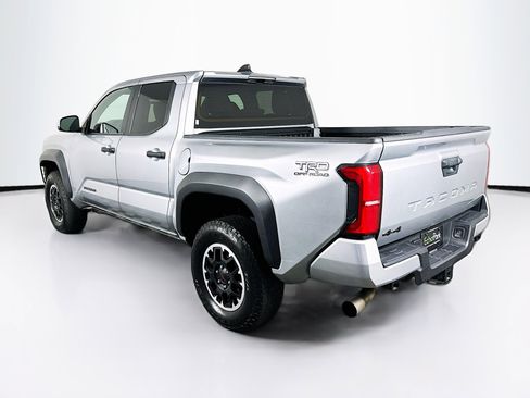 Used 2025 Toyota Tacoma TRD Off-Road AWD/4WD image 5
