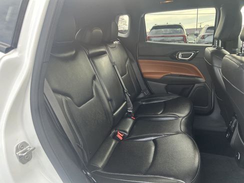 Used 2025 Jeep Compass Limited AWD/4WD image 11