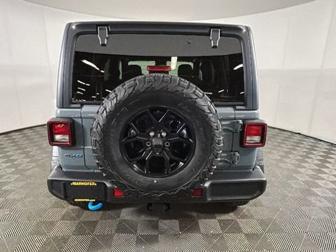 Used 2024 Jeep Wrangler Unlimited AWD/4WD image 3