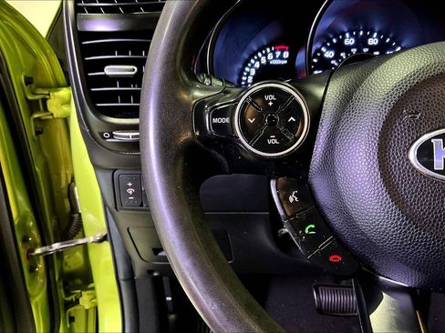 Used 2016 Kia Soul FWD image 11