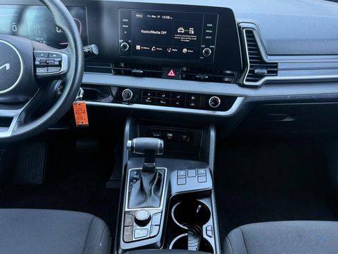 Certified 2025 Kia Sportage LX image 32