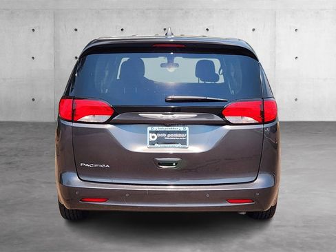 Used 2019 Chrysler Pacifica Touring image 29