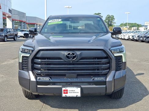 Used 2025 Toyota Tundra Limited AWD/4WD image 2