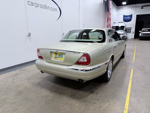 Used 2006 Jaguar XJ8 RWD image 7