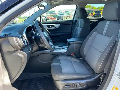 Used 2023 Chevrolet Blazer LT AWD/4WD image 3