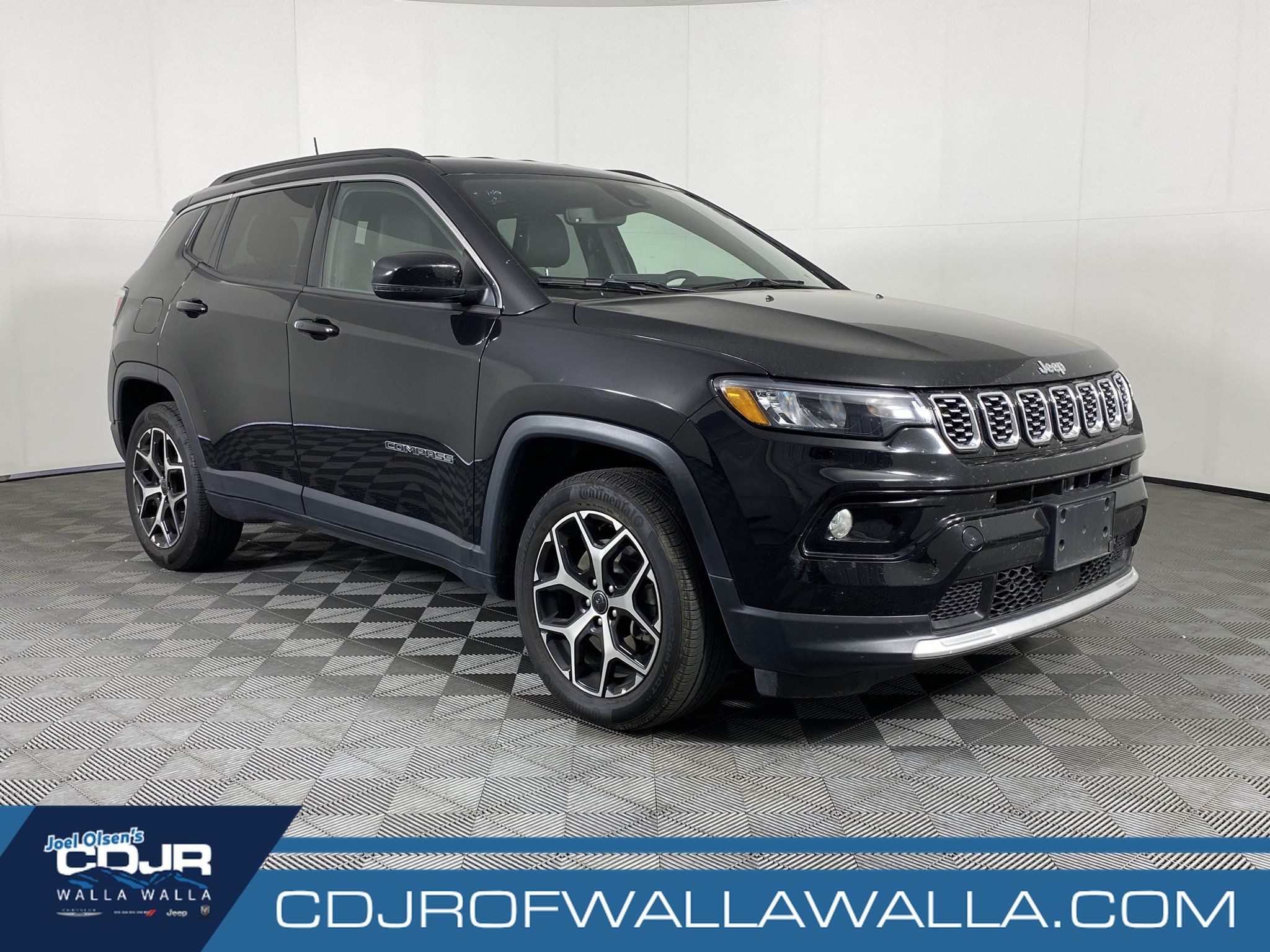 Used 2025 Jeep Compass Limited AWD/4WD image 1