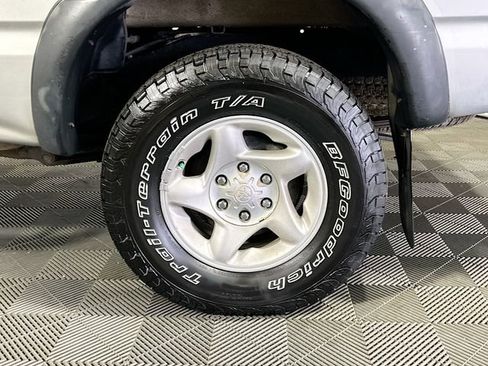 Used 2002 Toyota Tacoma PreRunner image 24