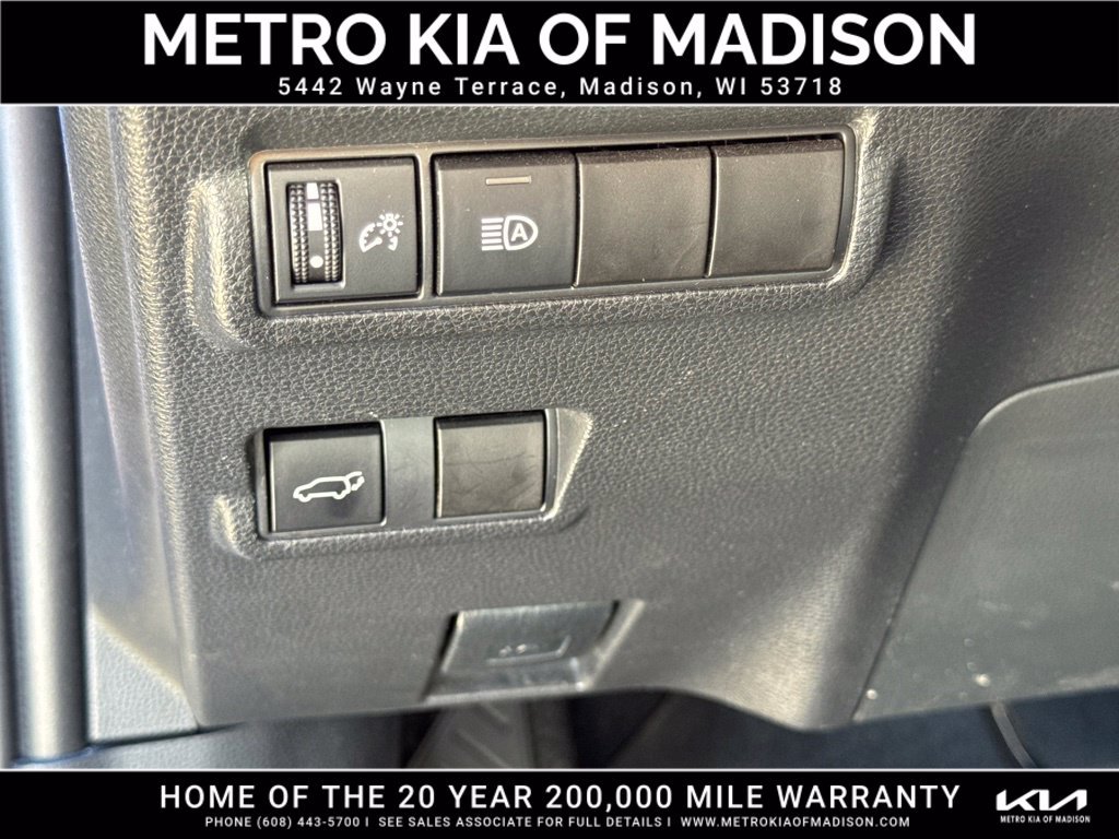 Used 2023 Toyota Corolla Cross XLE w/ Convenience Package AWD/4WD image 13