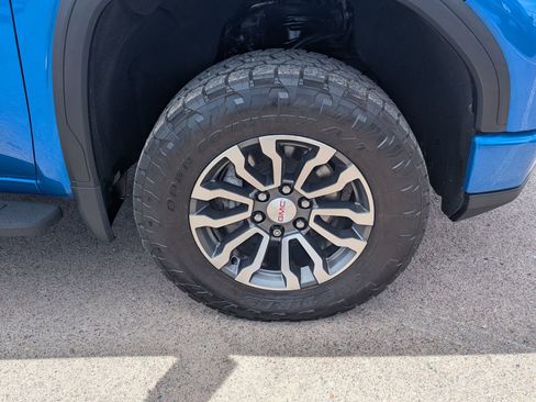 Used 2022 GMC Sierra 1500 AT4 AWD/4WD image 9