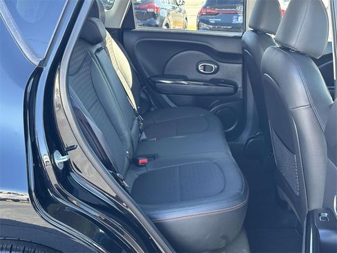 Used 2018 Kia Soul ! image 7