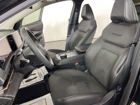 Used 2023 Nissan Ariya FWD image 18