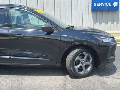 Used 2023 Ford Escape ST-Line w/ Tech Pack #1 AWD/4WD image 17
