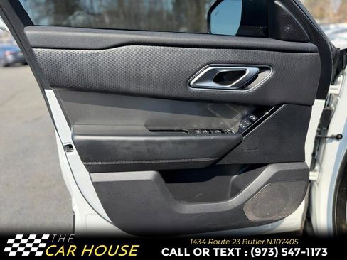 Used 2018 Land Rover Range Rover Velar S image 13