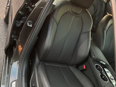Used 2025 Genesis G70 2.5T AWD/4WD image 18