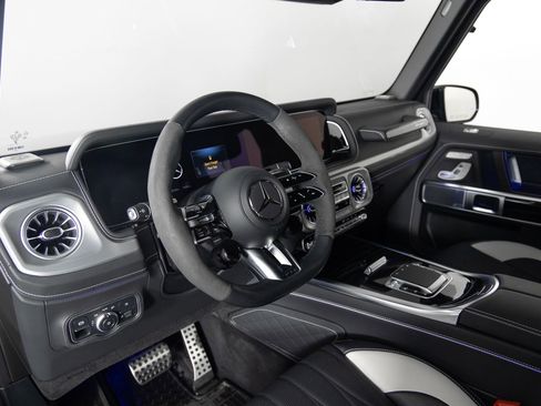 Used 2025 Mercedes-Benz G 63 AMG 4MATIC image 13