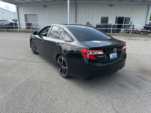Used 2014 Toyota Camry SE FWD image 7