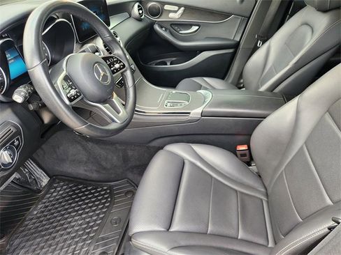 Used 2020 Mercedes-Benz GLC 300 image 4
