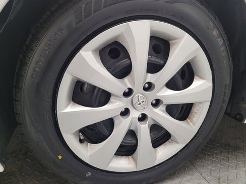 Used 2023 Toyota Corolla LE image 31