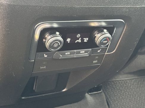 Used 2025 GMC Yukon Denali RWD image 21