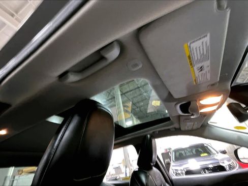 Used 2020 Jeep Cherokee Limited image 13