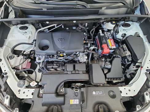 Used 2022 Toyota RAV4 LE image 11