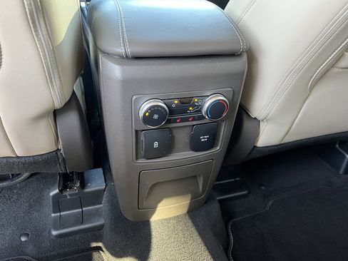 Used 2022 Ford Explorer Platinum w/ Equipment Group 601A image 37